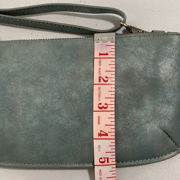 Susan Joy, Crossbody Wristlet clutch. - Picture 9 of 9